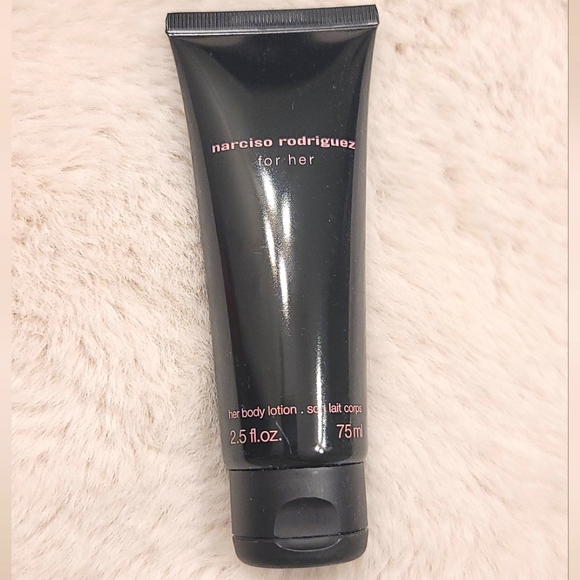 Narciso Rodriguez For Her 75ml Body Lotion - New - Picture 2 of 3